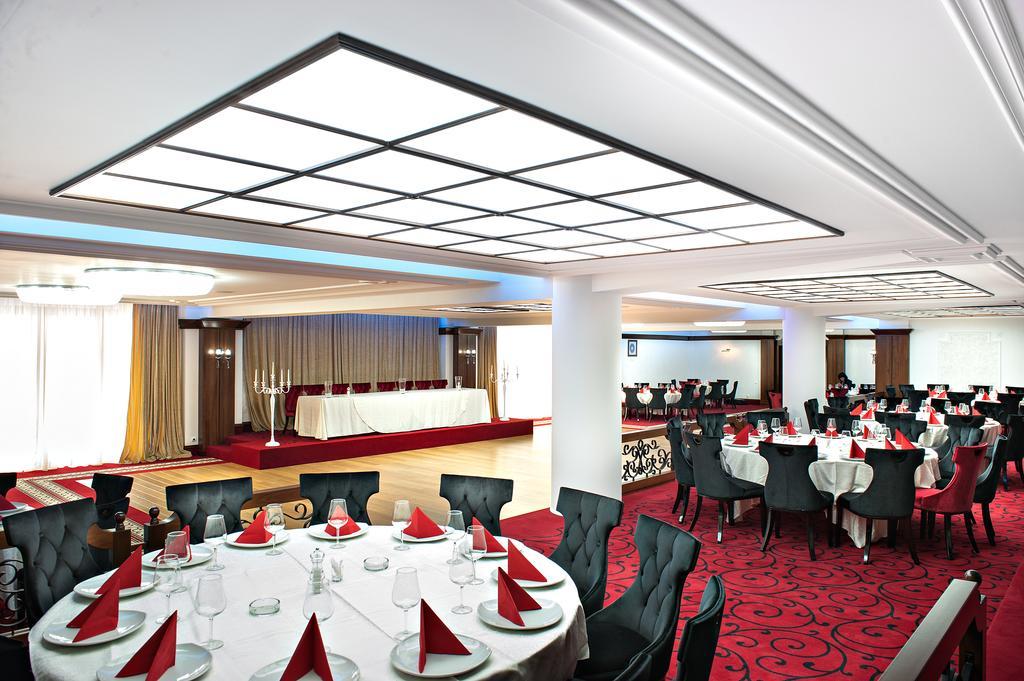 Hotel Cornul Vanatorului Pitesti Exterior photo
