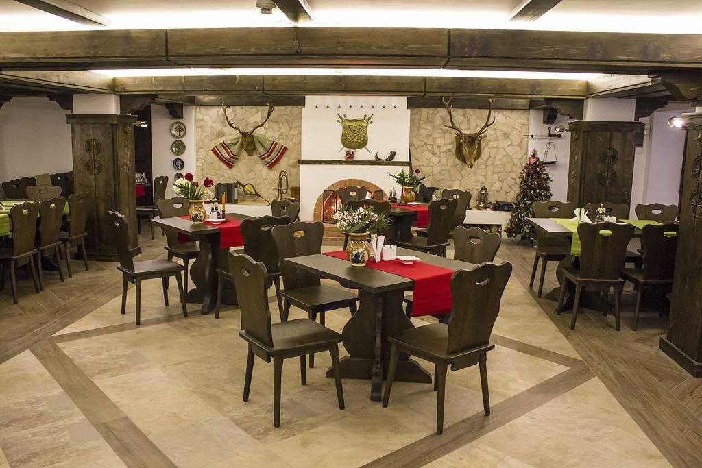 Hotel Cornul Vanatorului Pitesti Exterior photo