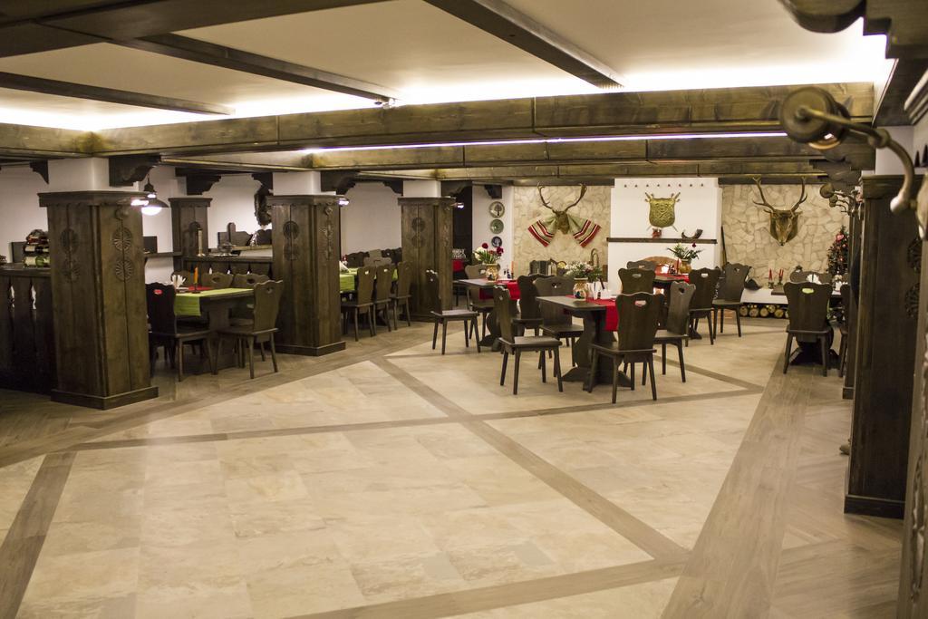 Hotel Cornul Vanatorului Pitesti Exterior photo