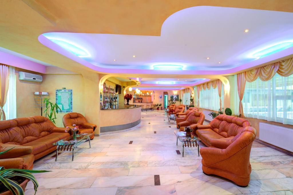 Hotel Cornul Vanatorului Pitesti Exterior photo