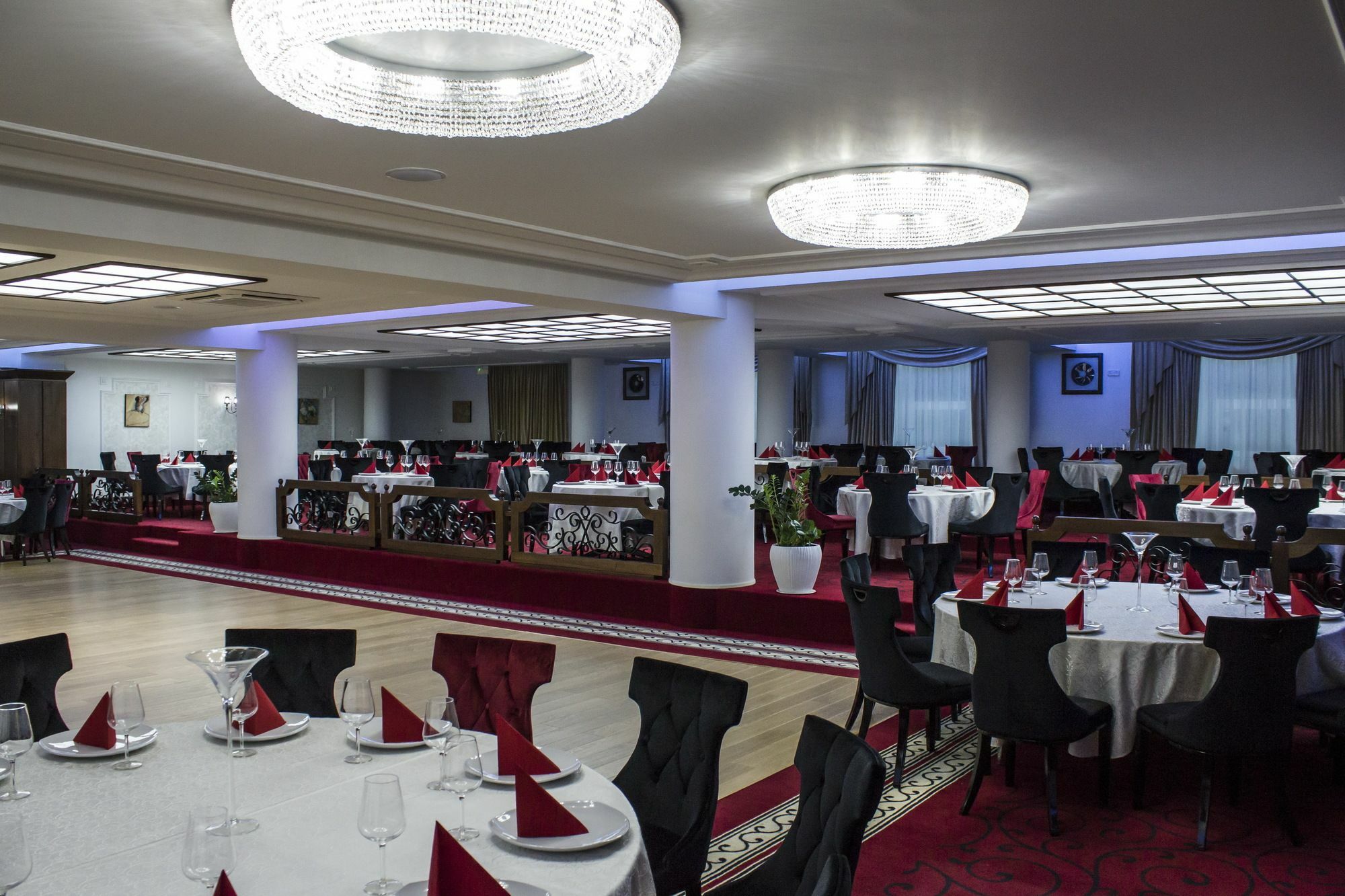 Hotel Cornul Vanatorului Pitesti Exterior photo
