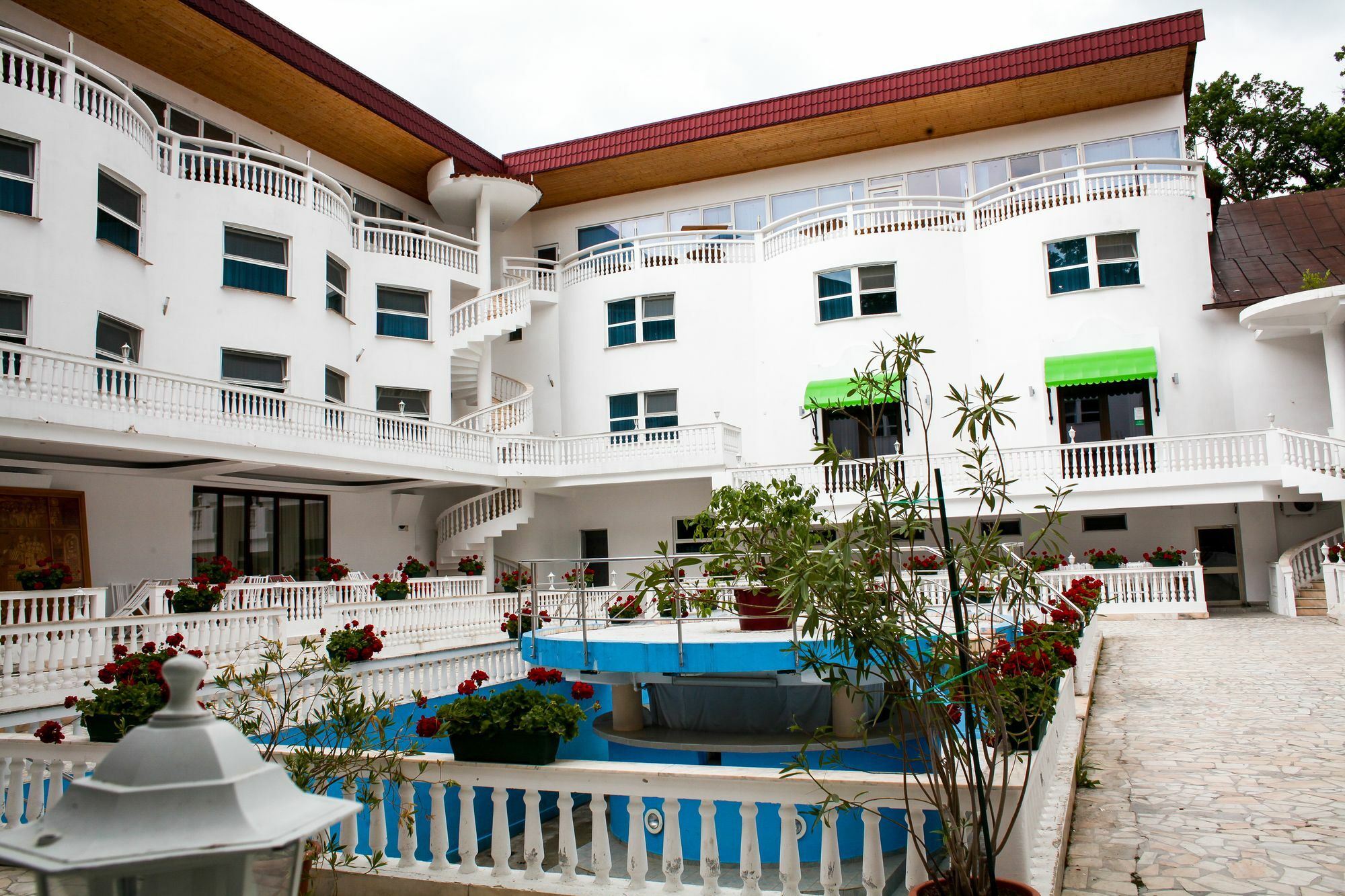 Hotel Cornul Vanatorului Pitesti Exterior photo