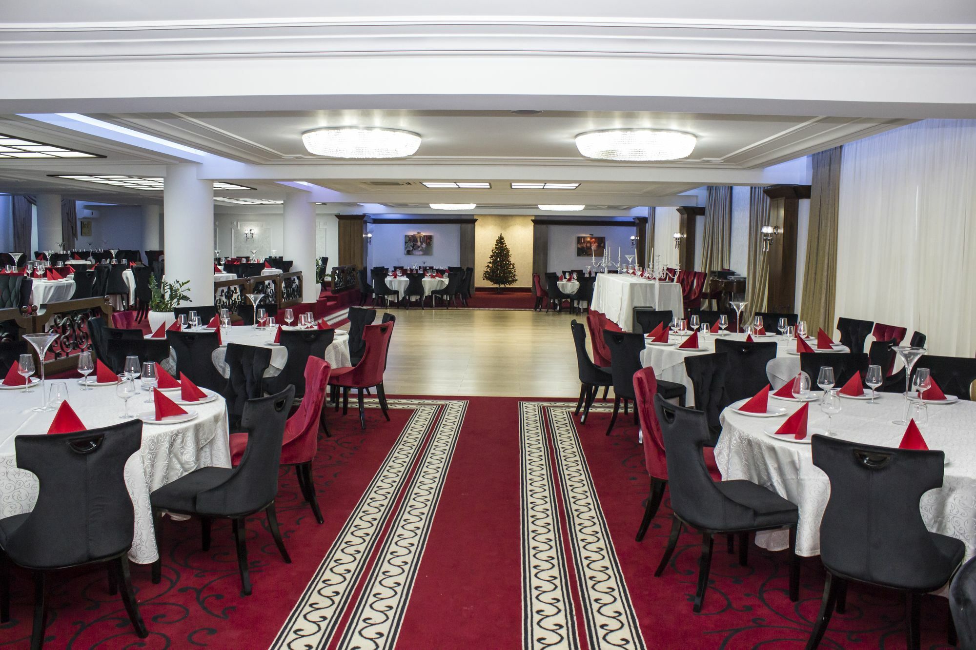 Hotel Cornul Vanatorului Pitesti Exterior photo